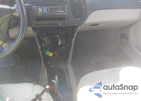 1998 Saab 900 S z USA, uszkodzony, nr VIN YS3DD55B7W2015355